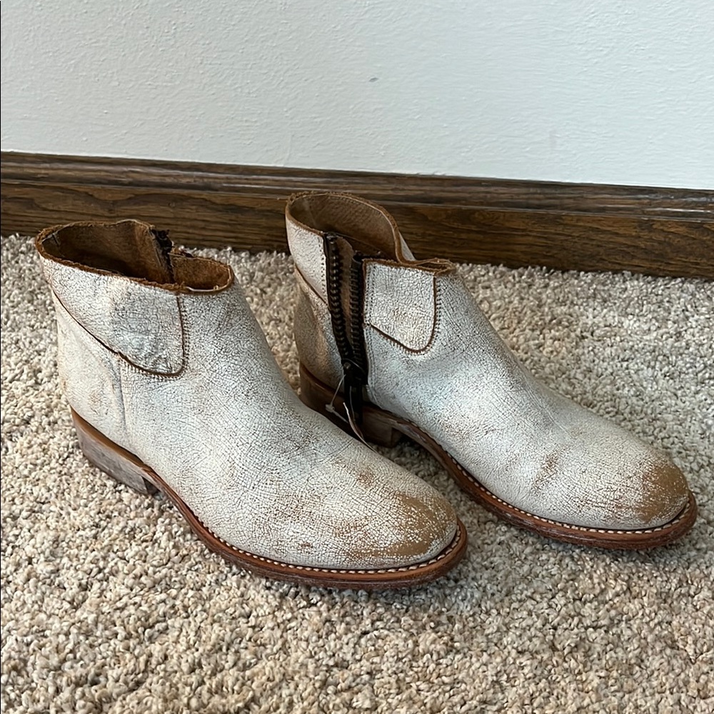 Women’s Tan Leather Ankle Boots
